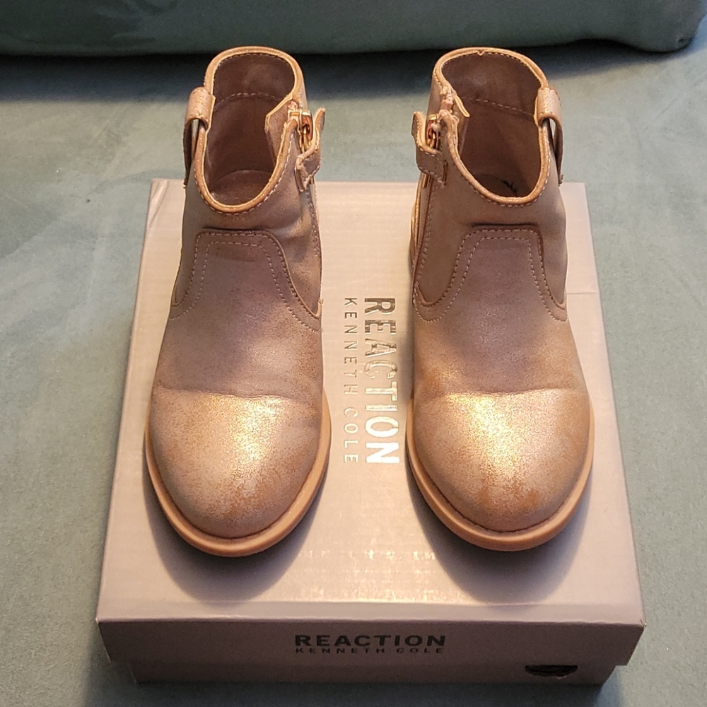 Kenneth Cole Reaction Rose Wild Bunch Ankle Boot